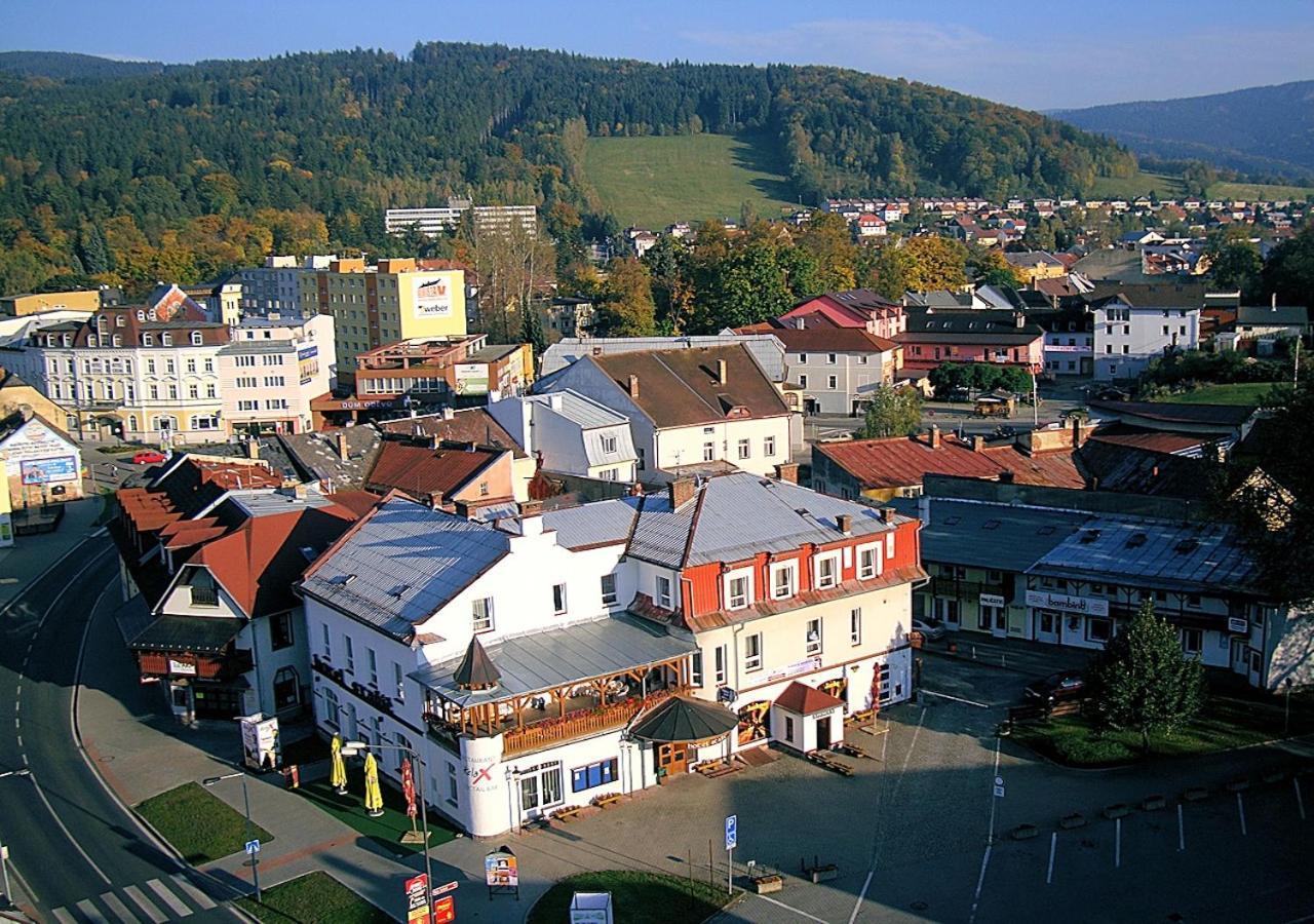 Hotel Staric Есеник Экстерьер фото