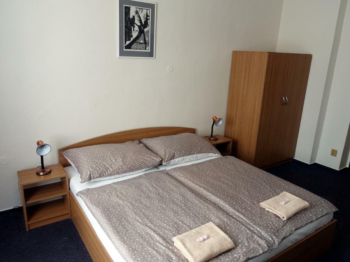 Hotel Staric Есеник Экстерьер фото