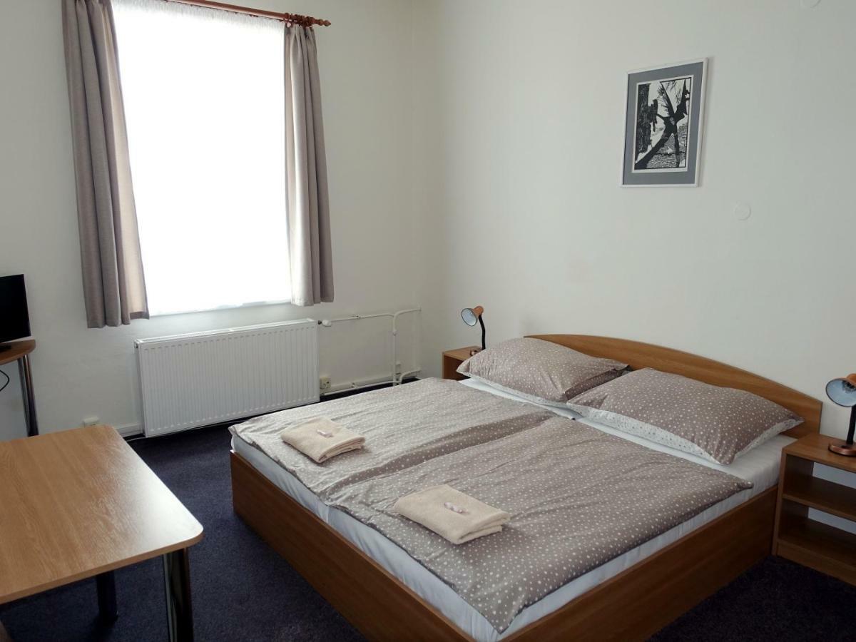 Hotel Staric Есеник Экстерьер фото