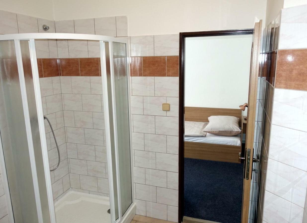 Hotel Staric Есеник Экстерьер фото