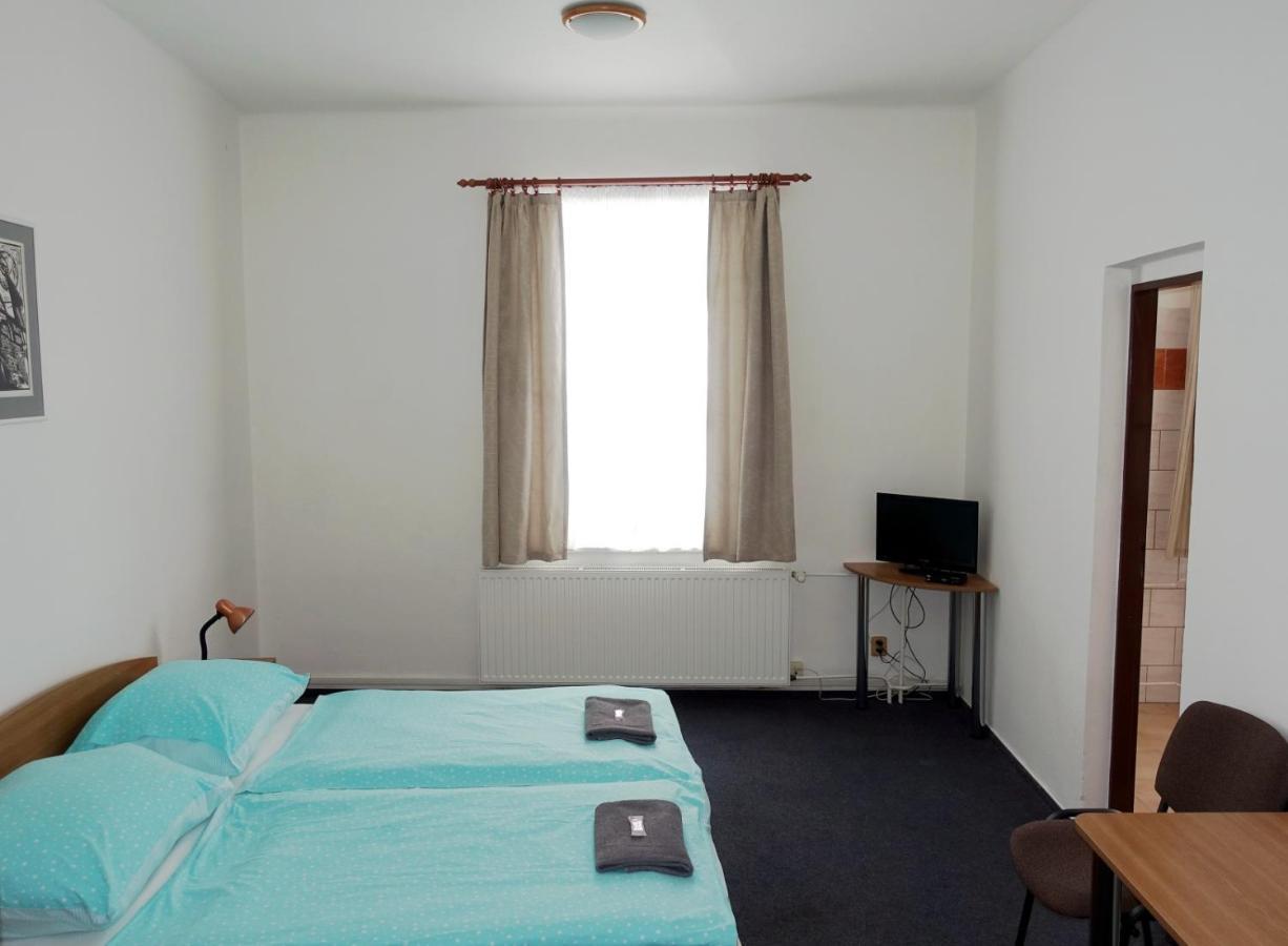 Hotel Staric Есеник Экстерьер фото