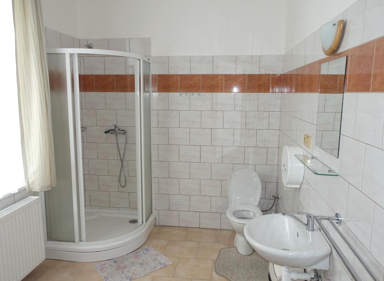 Hotel Staric Есеник Экстерьер фото